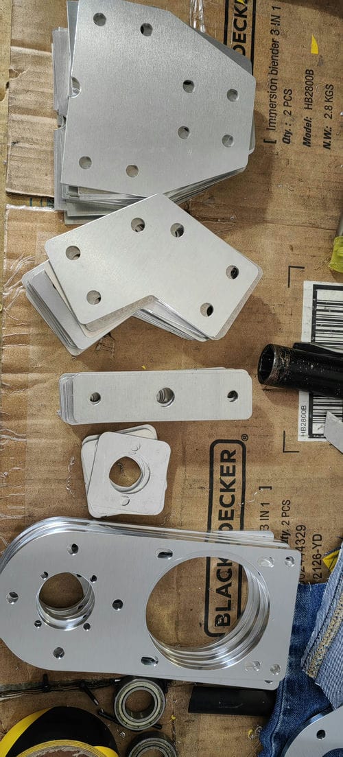Image montrant les pièces aluminium découpées au laser