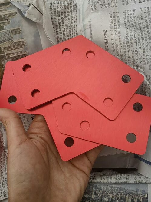 Image montrant les pièces aluminium anodisées rouge