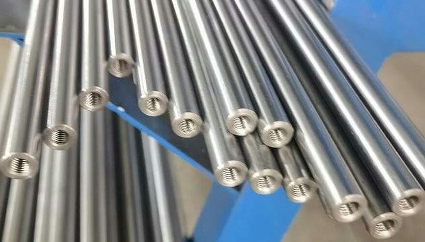 Image montrant les axes linéraires taraudés